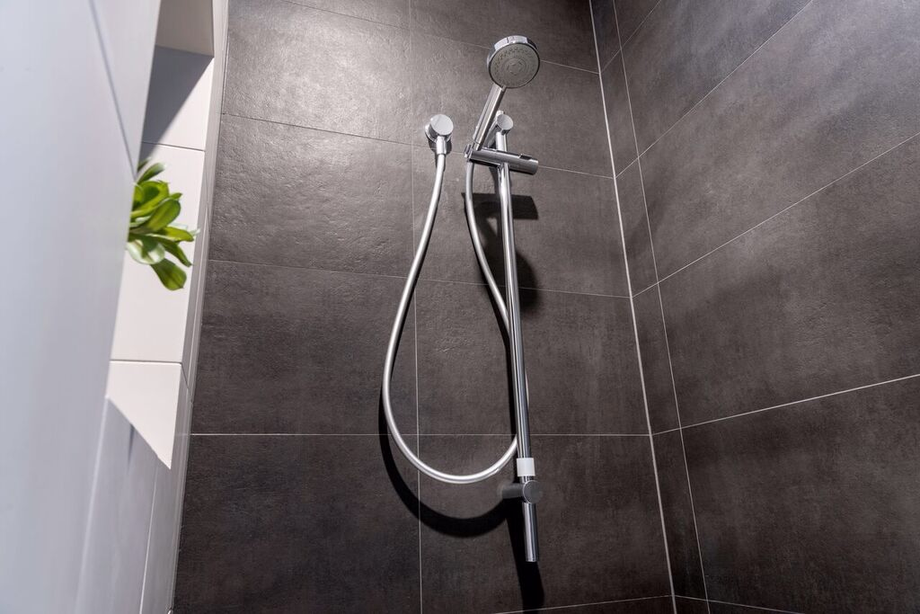 Leaking shower repair in Sydney using epoxy grout and waterproof sealing